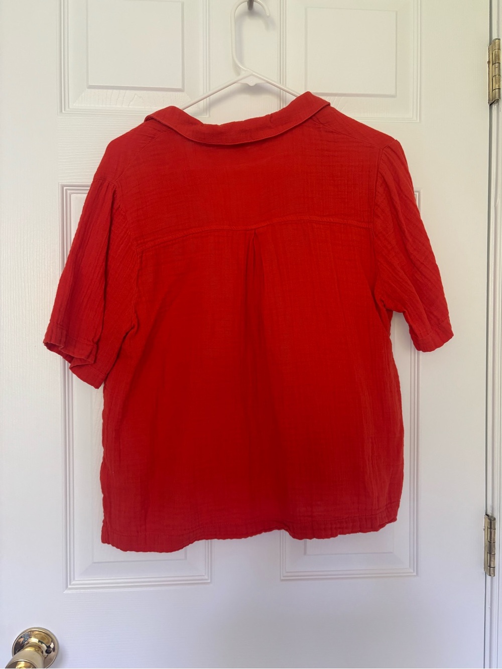 Orange/Red Button-Front Crop Top - Picture 2 of 3